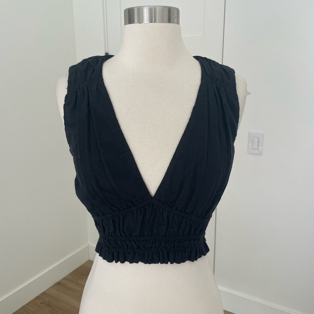 Black Sleeveless V-Neck Top